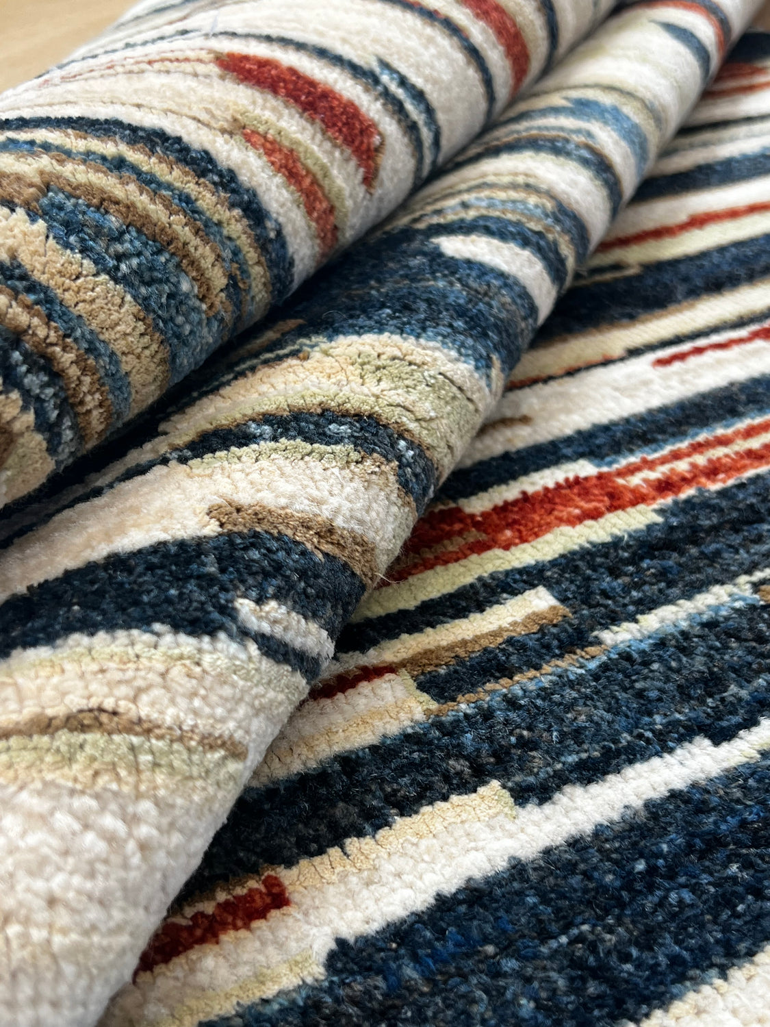 Omaya Contemporary Rug
