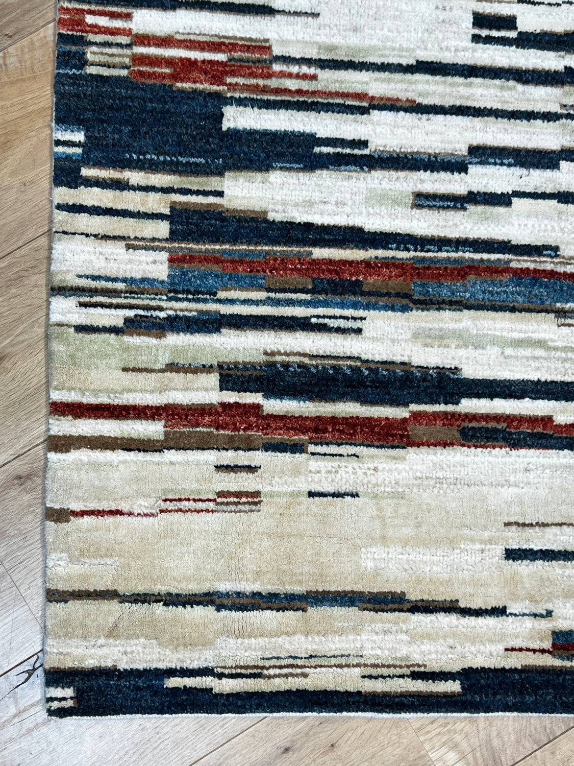 Omaya Contemporary Rug