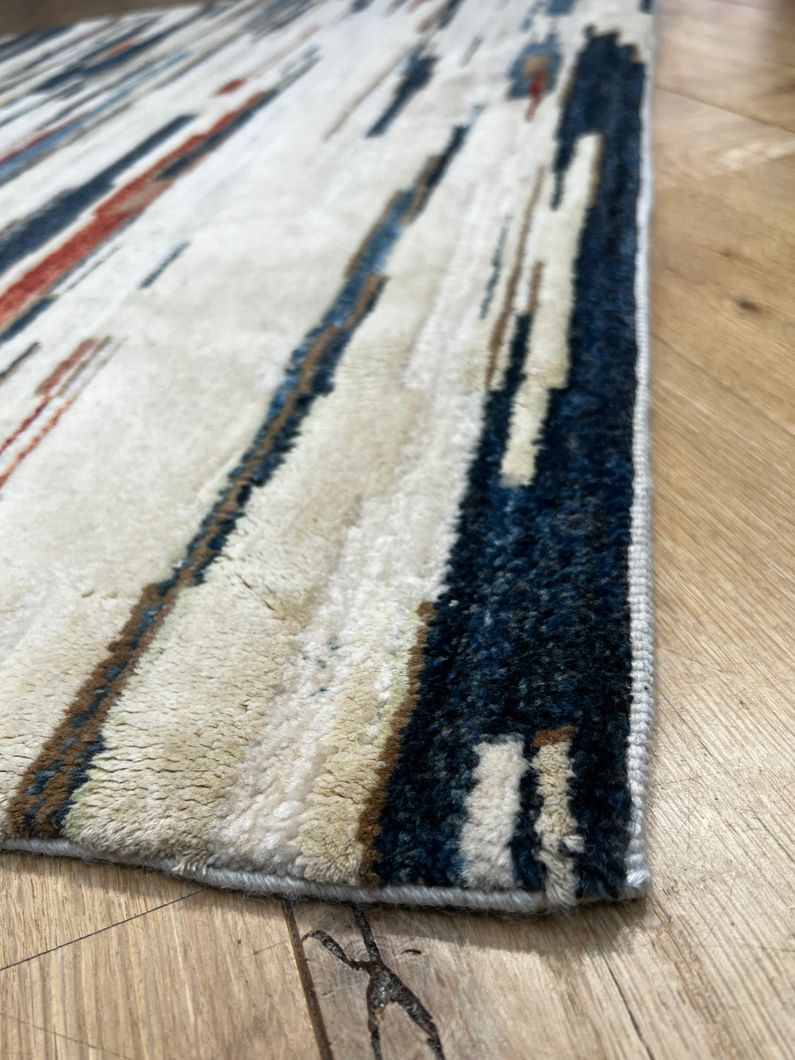 Omaya Contemporary Rug