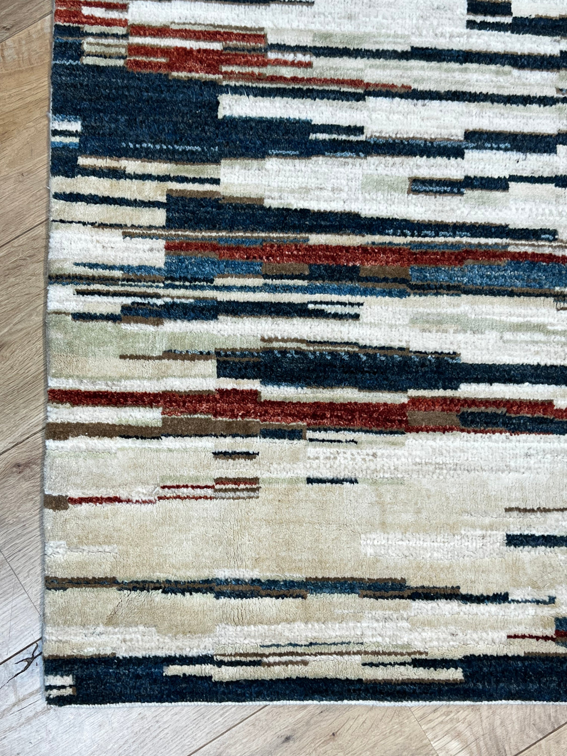 Omaya Contemporary Rug