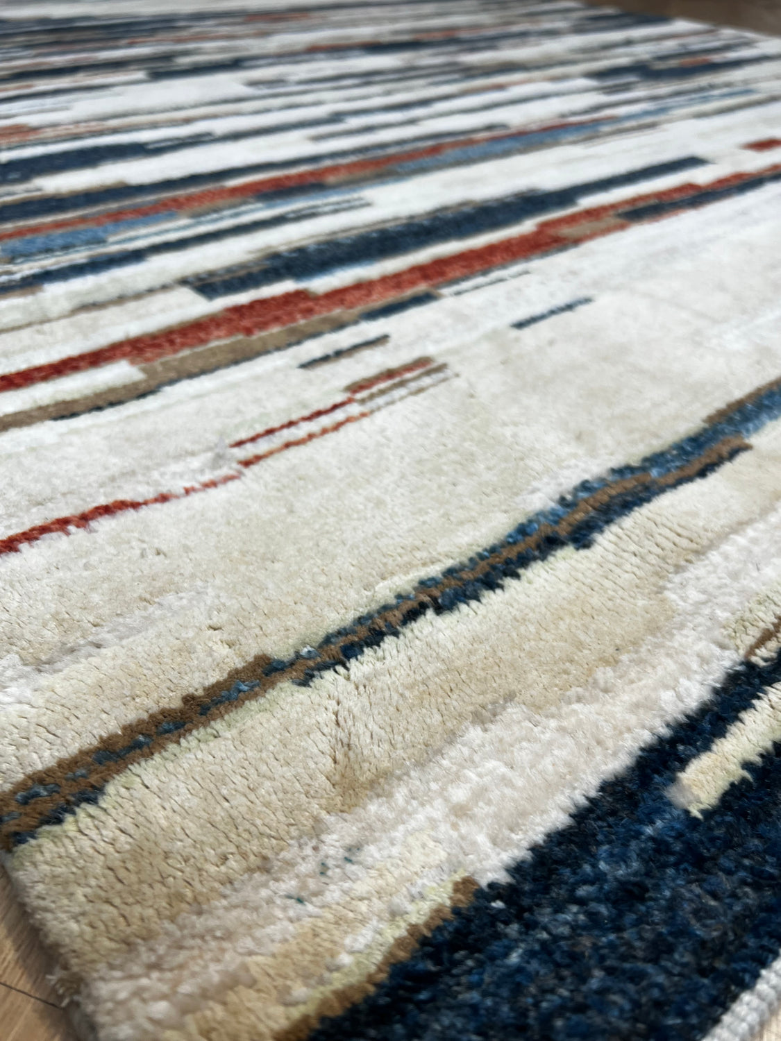 Omaya Contemporary Rug