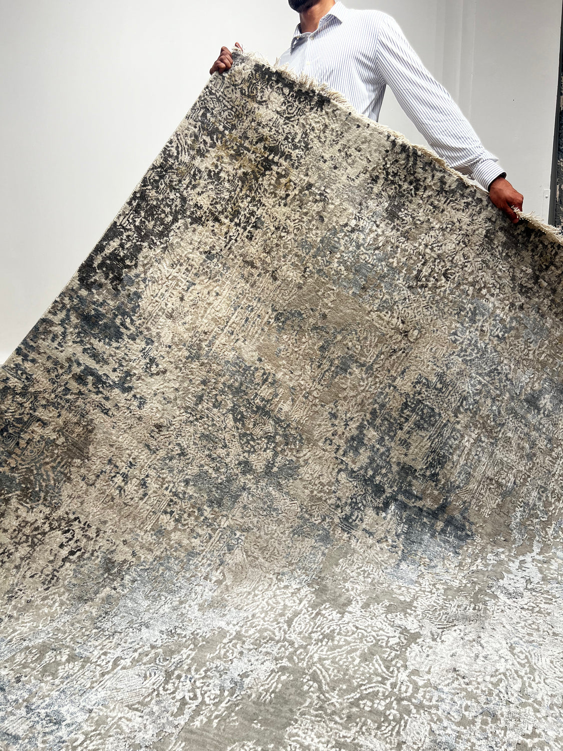 Bareera Contemporary Rug