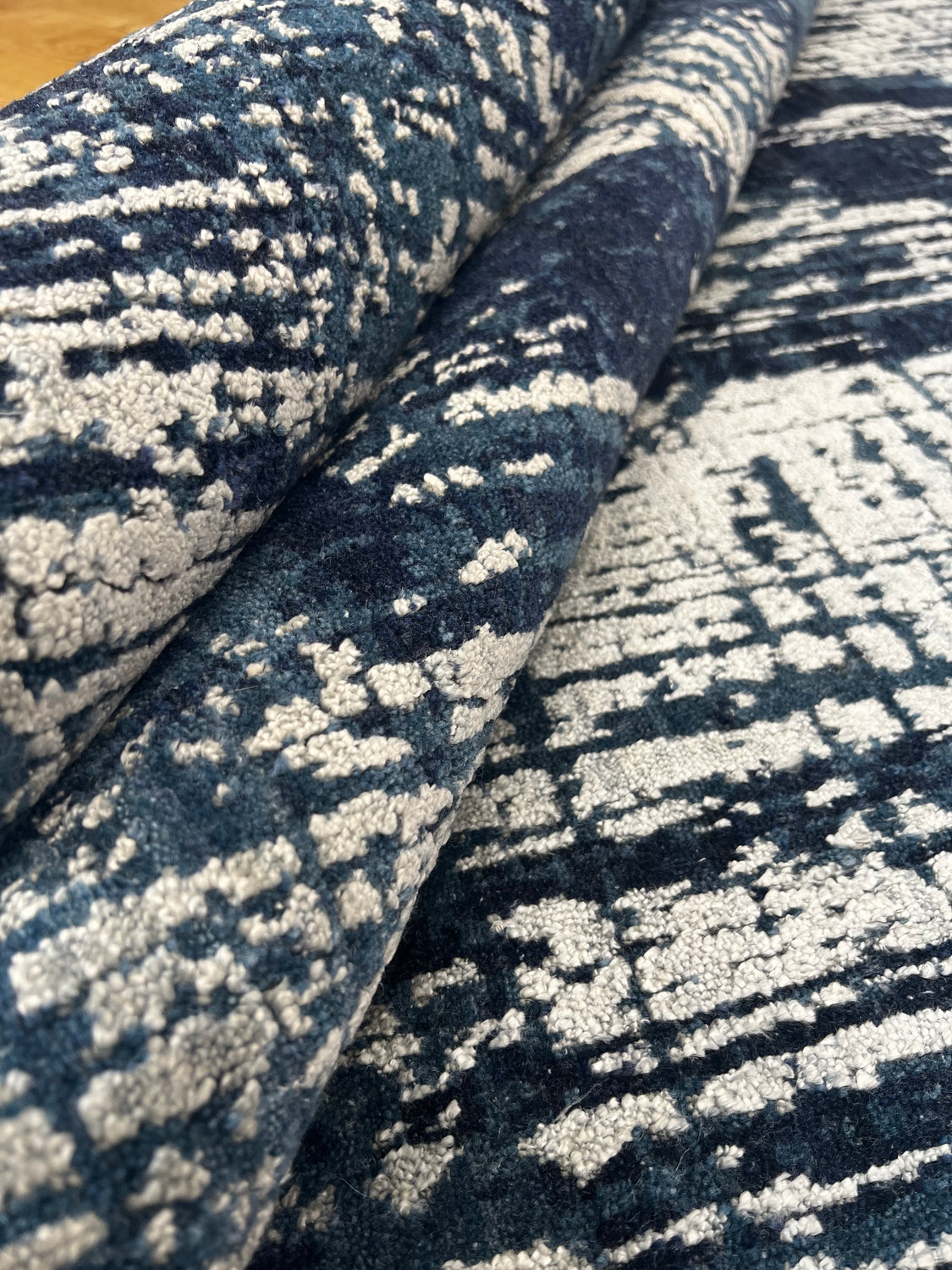 Ghina Contemporary Rug