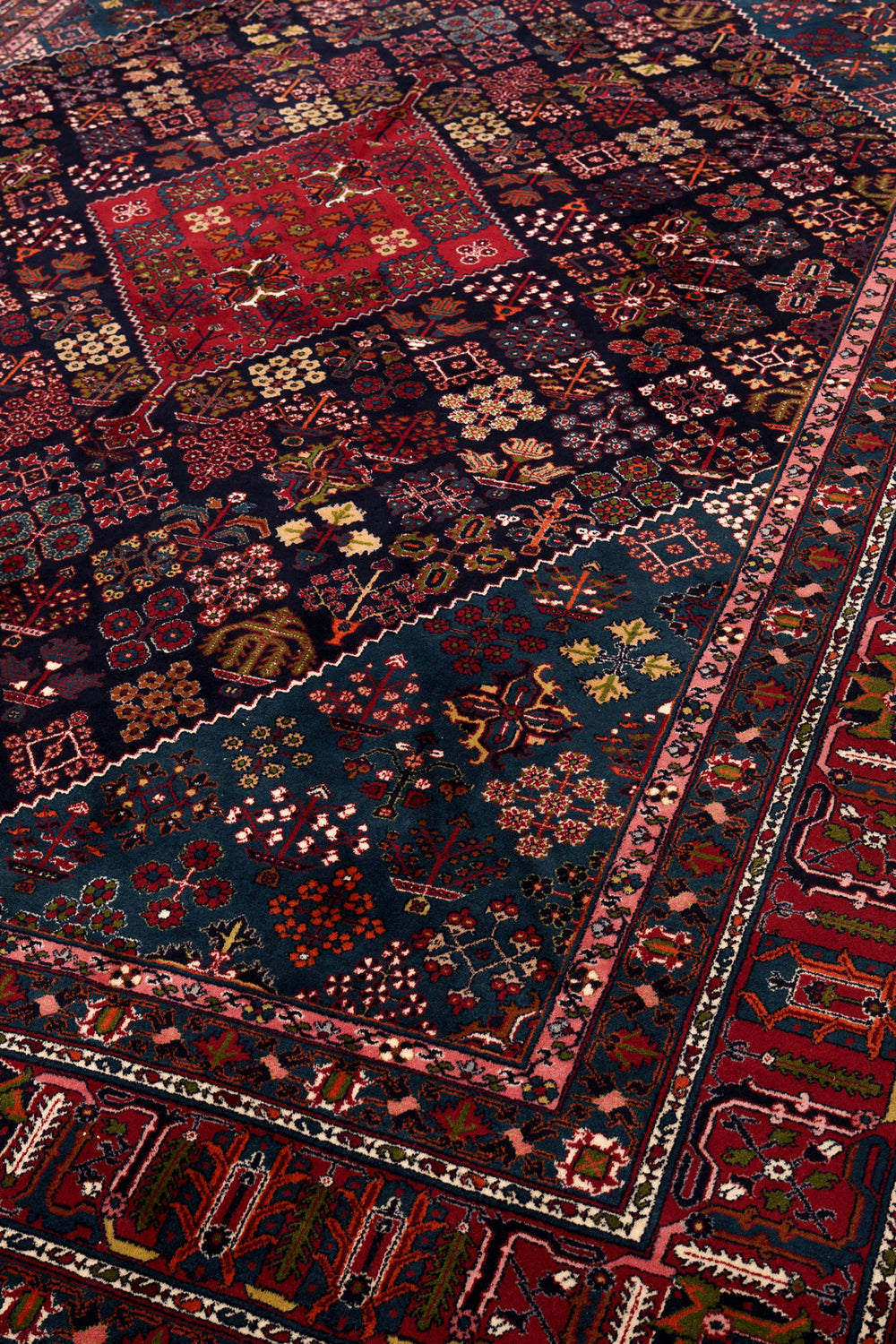 Hua Persian Rug
