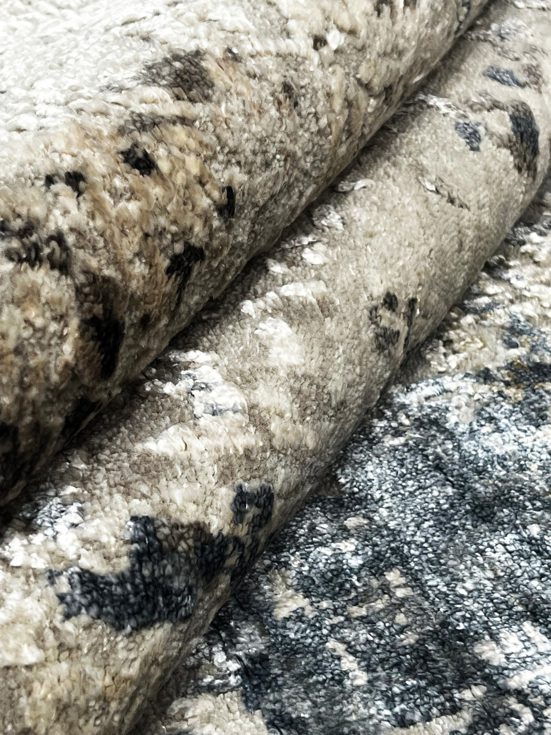 Bareera Contemporary Rug