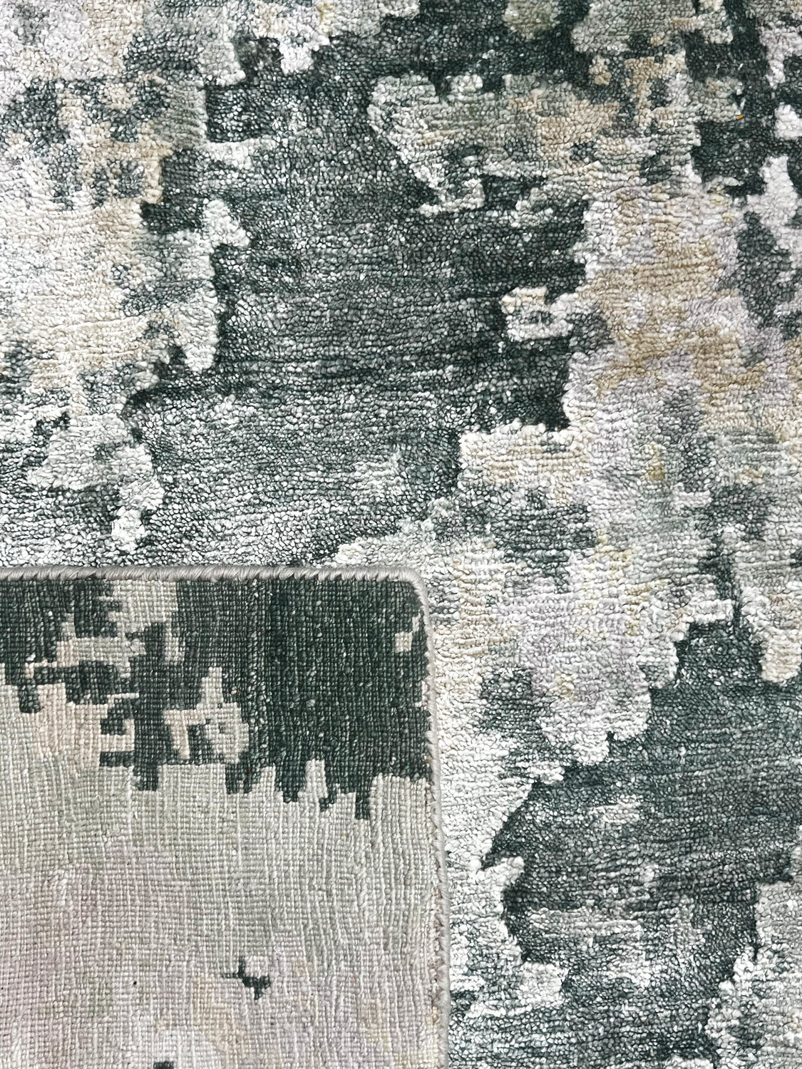 Abeera Contemporary Rug