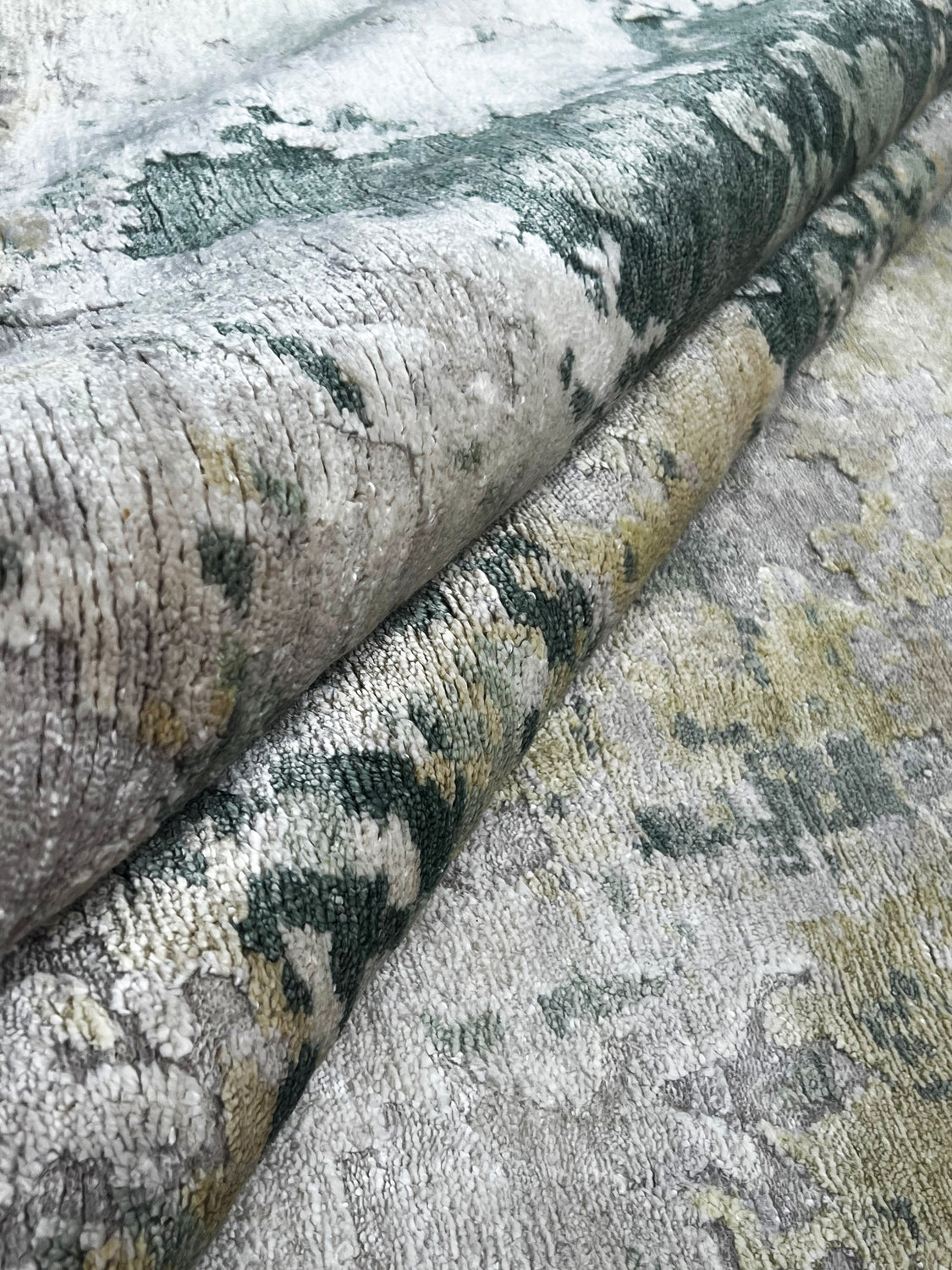 Abeera Contemporary Rug