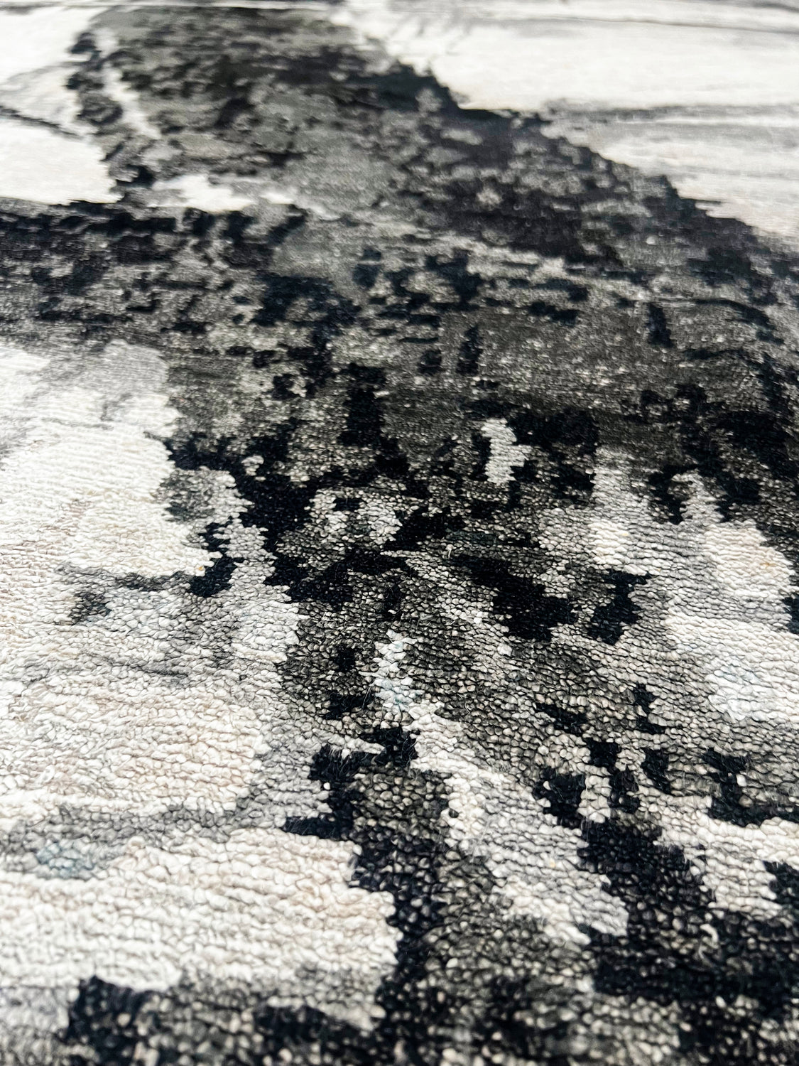 Mahi Contemporary Rug