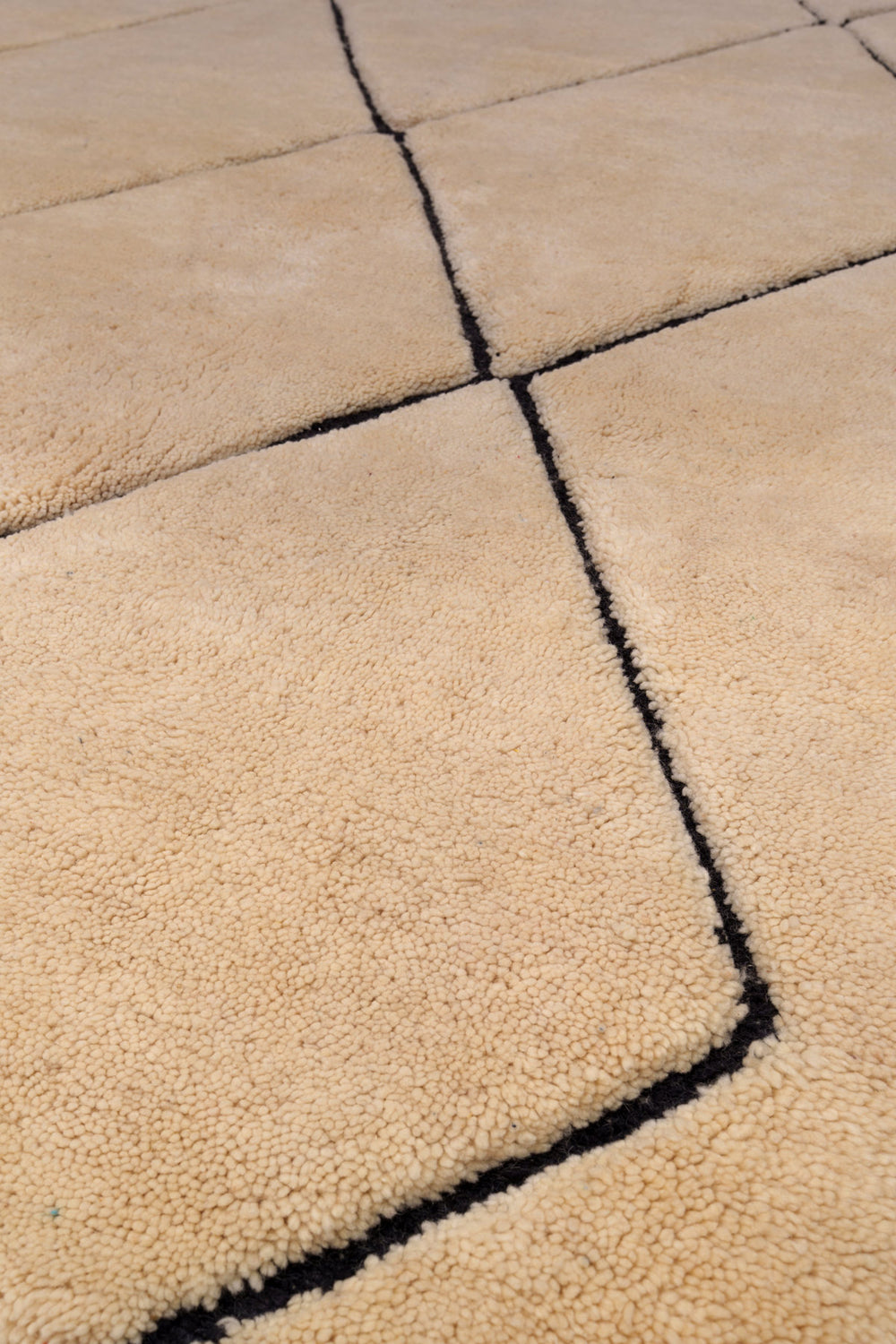 Ivory Rolled Berber Natural Wool Rug