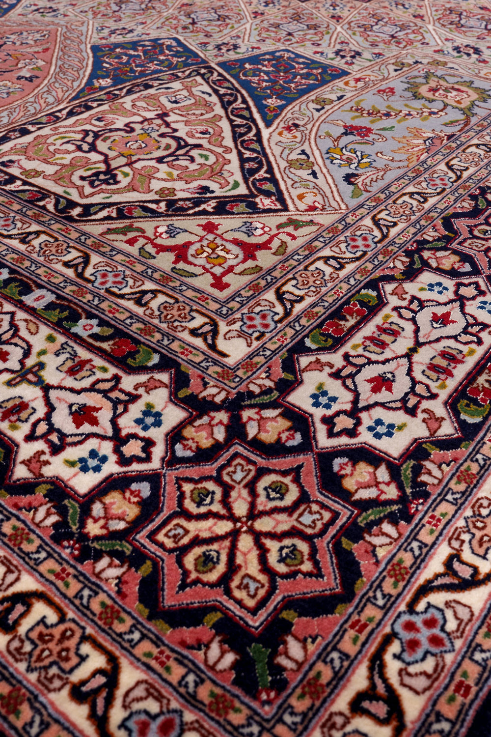 Silk Tabriz Gum-bad Traditional Persian Rug